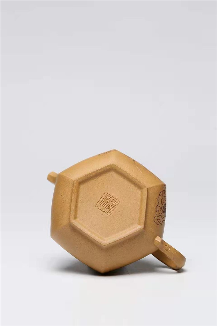杨慧英作品 六方仿古