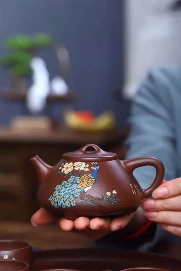 王其明作品 孔雀套组图片