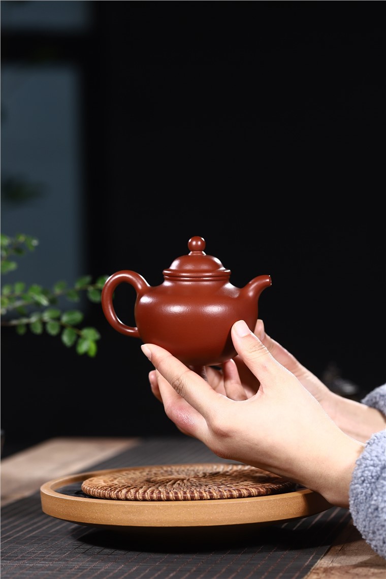 吴暗华作品 掇球图片