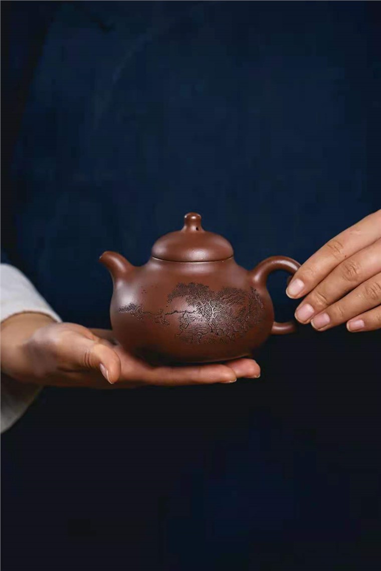 牟锦芬作品 乳鼎图片