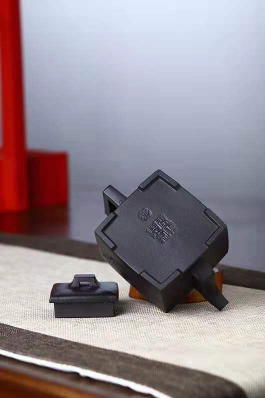 李霓作品 亚明四方图片