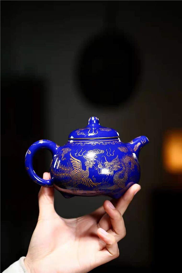 秦国萍作品 三足乳鼎图片