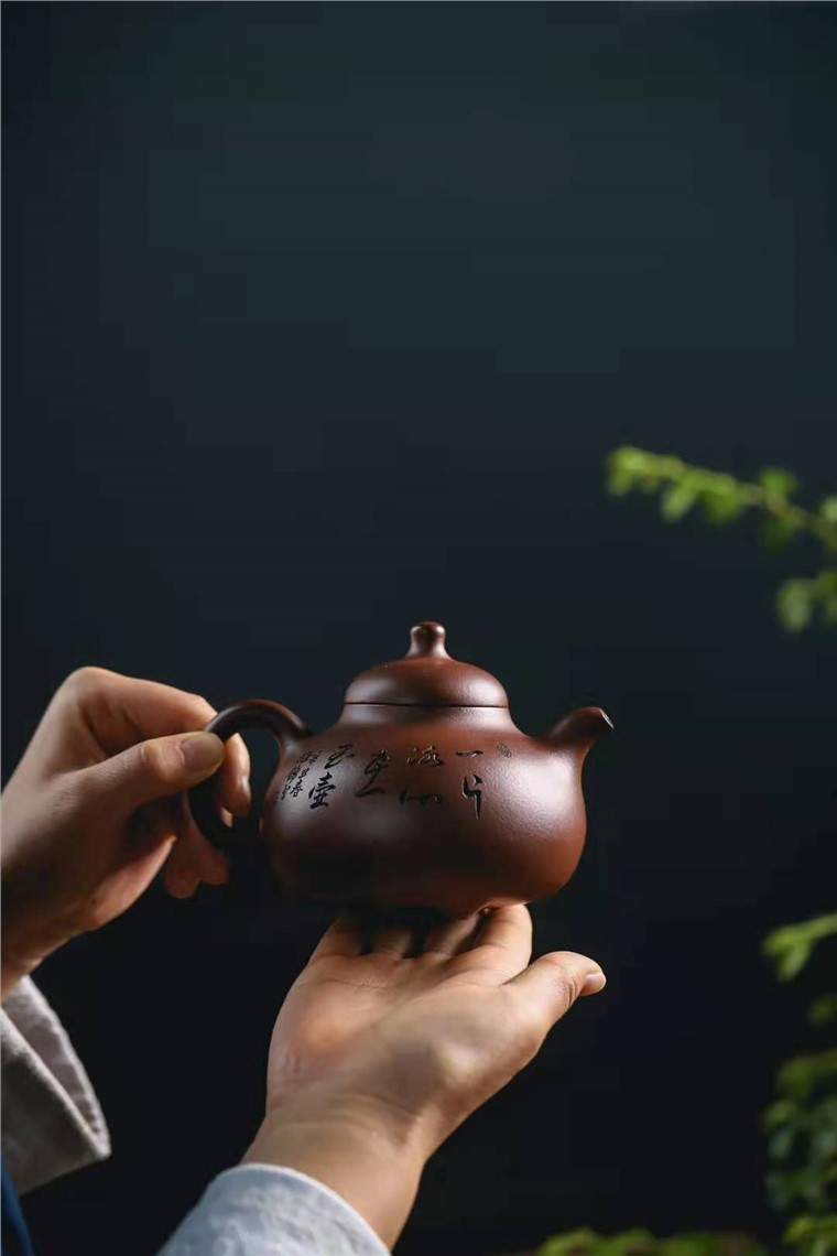 牟锦芬作品 乳鼎图片