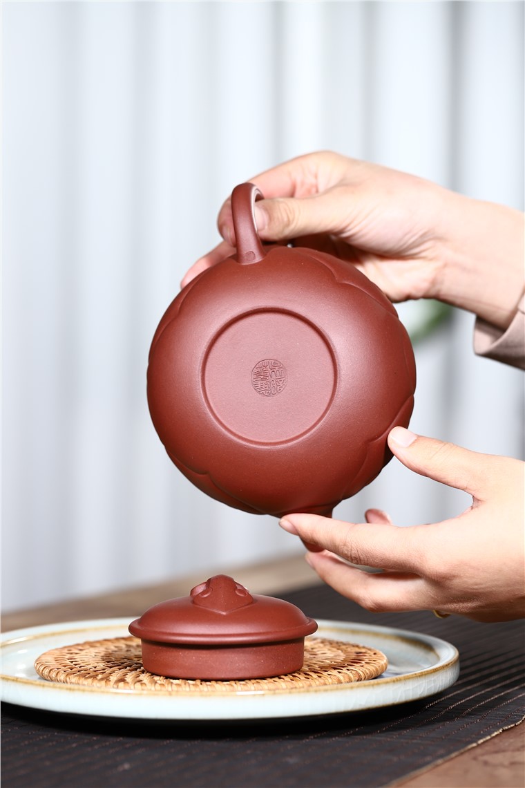 吴暗华作品 仿古如意