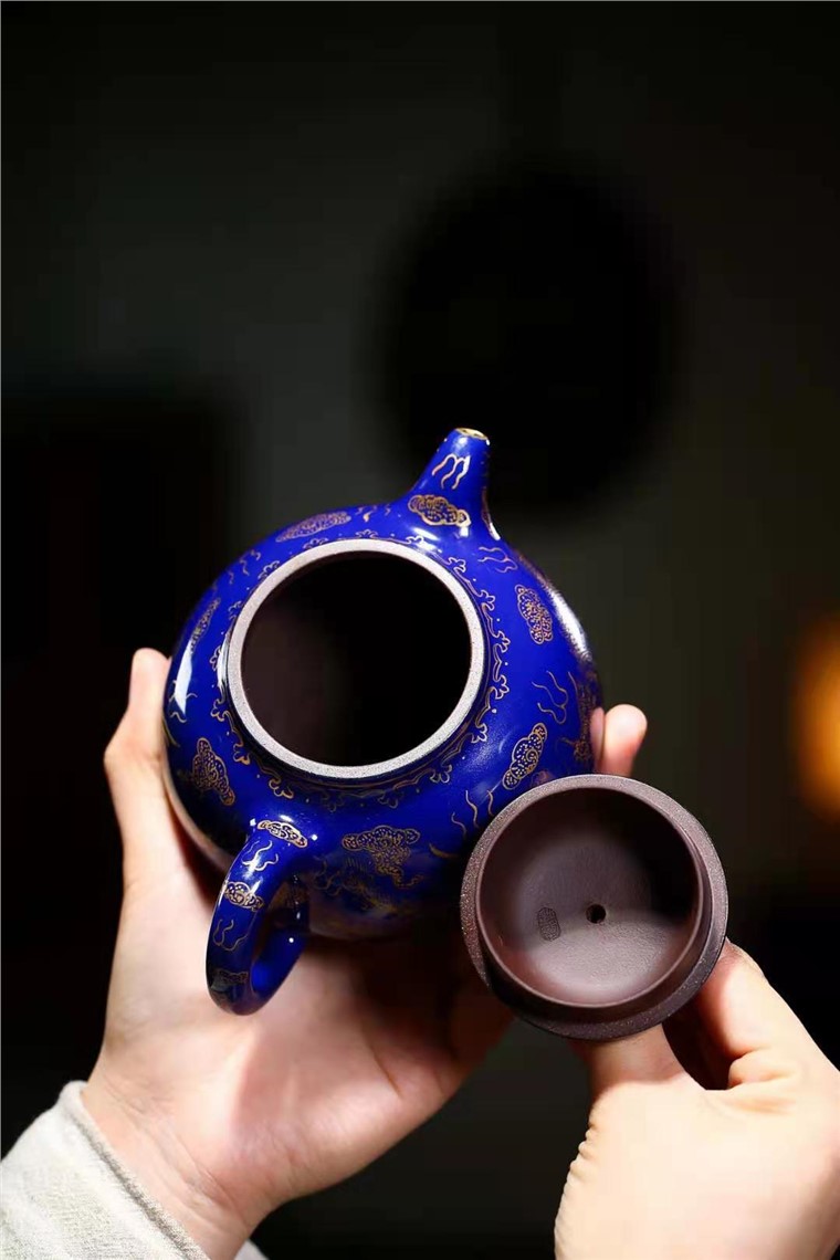 秦国萍作品 三足乳鼎图片