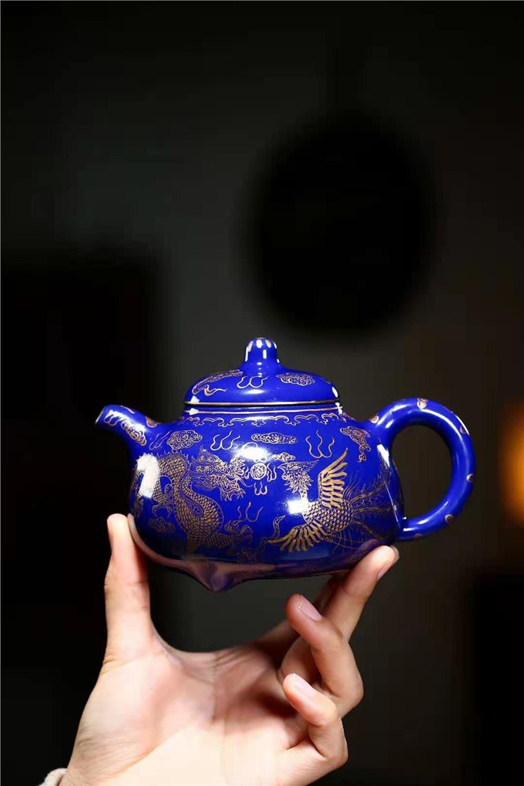 秦国萍作品 三足乳鼎图片