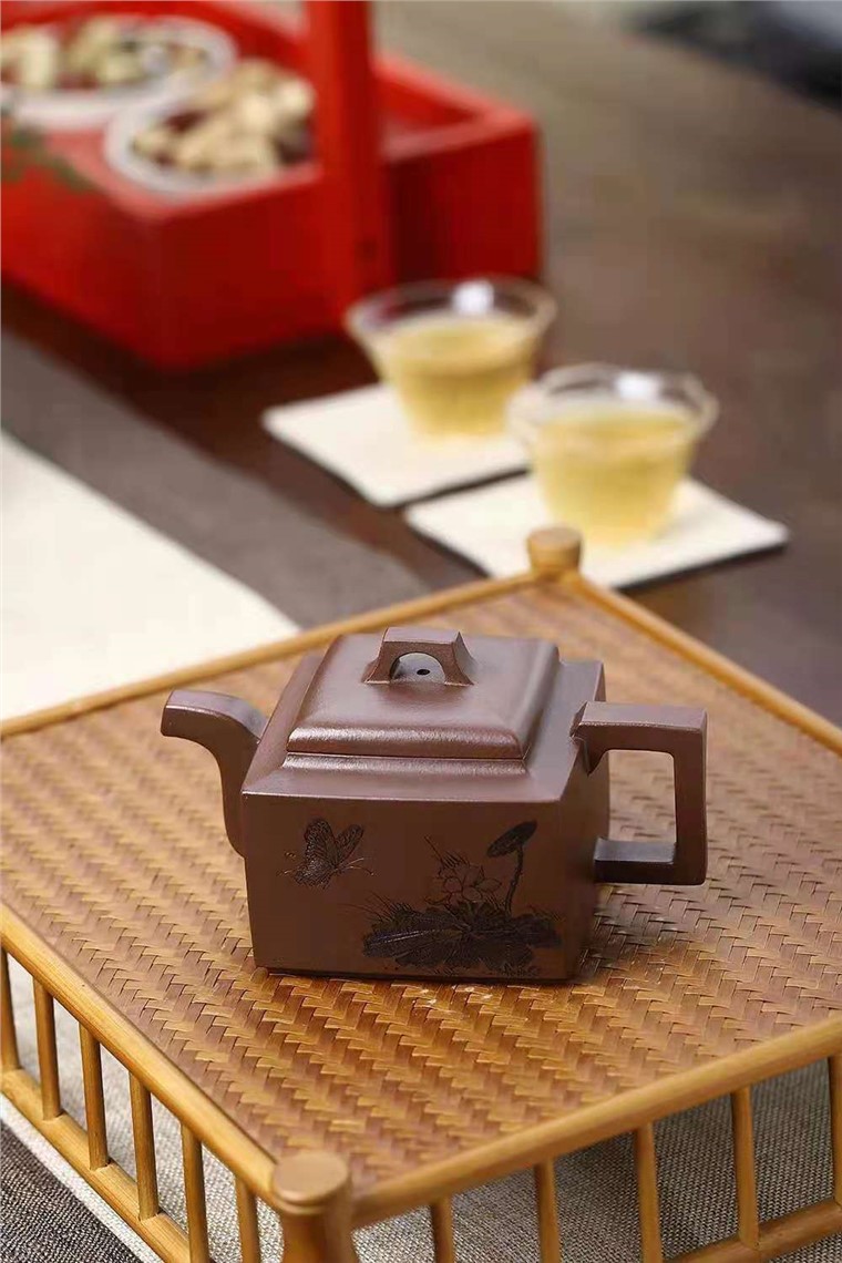 王玉芳作品 亚明四方图片