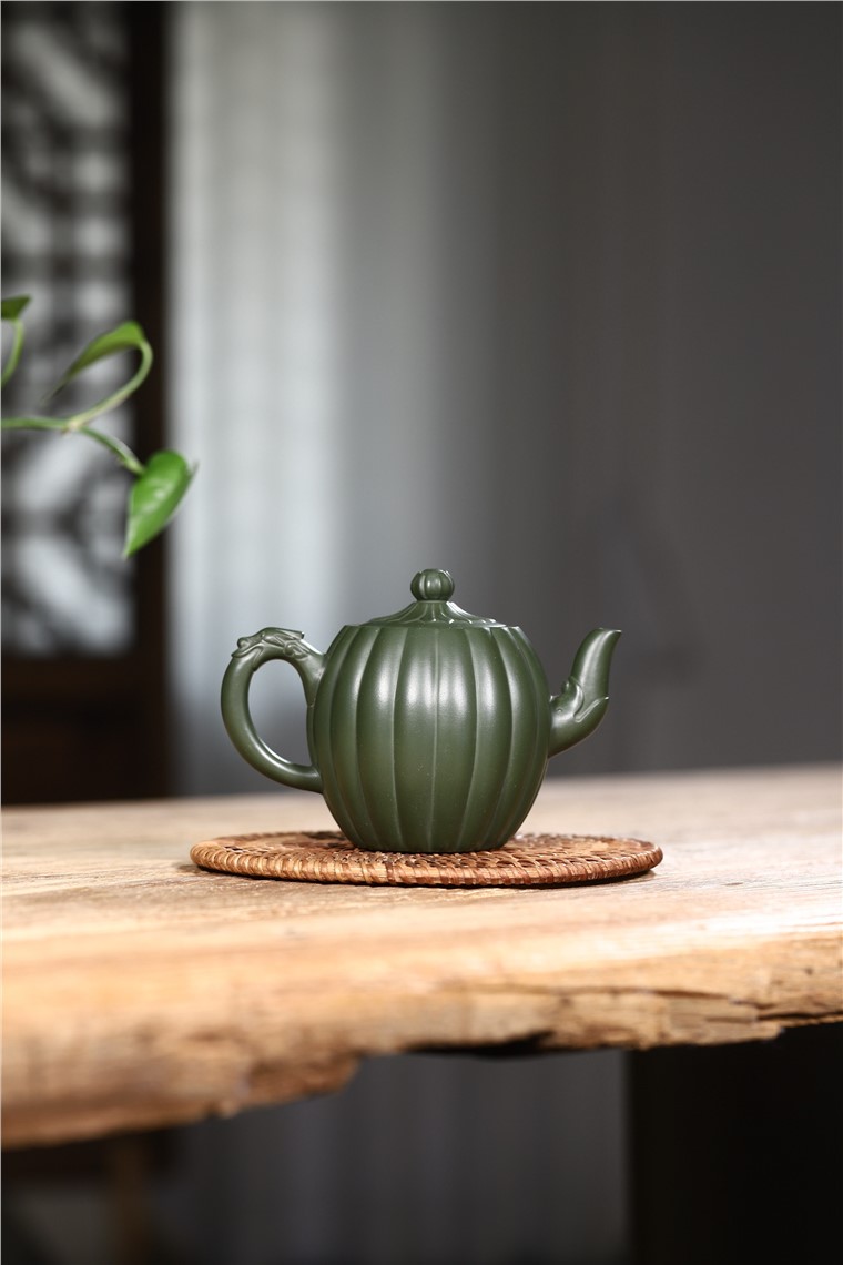 韩洪波作品 筋纹双龙图片