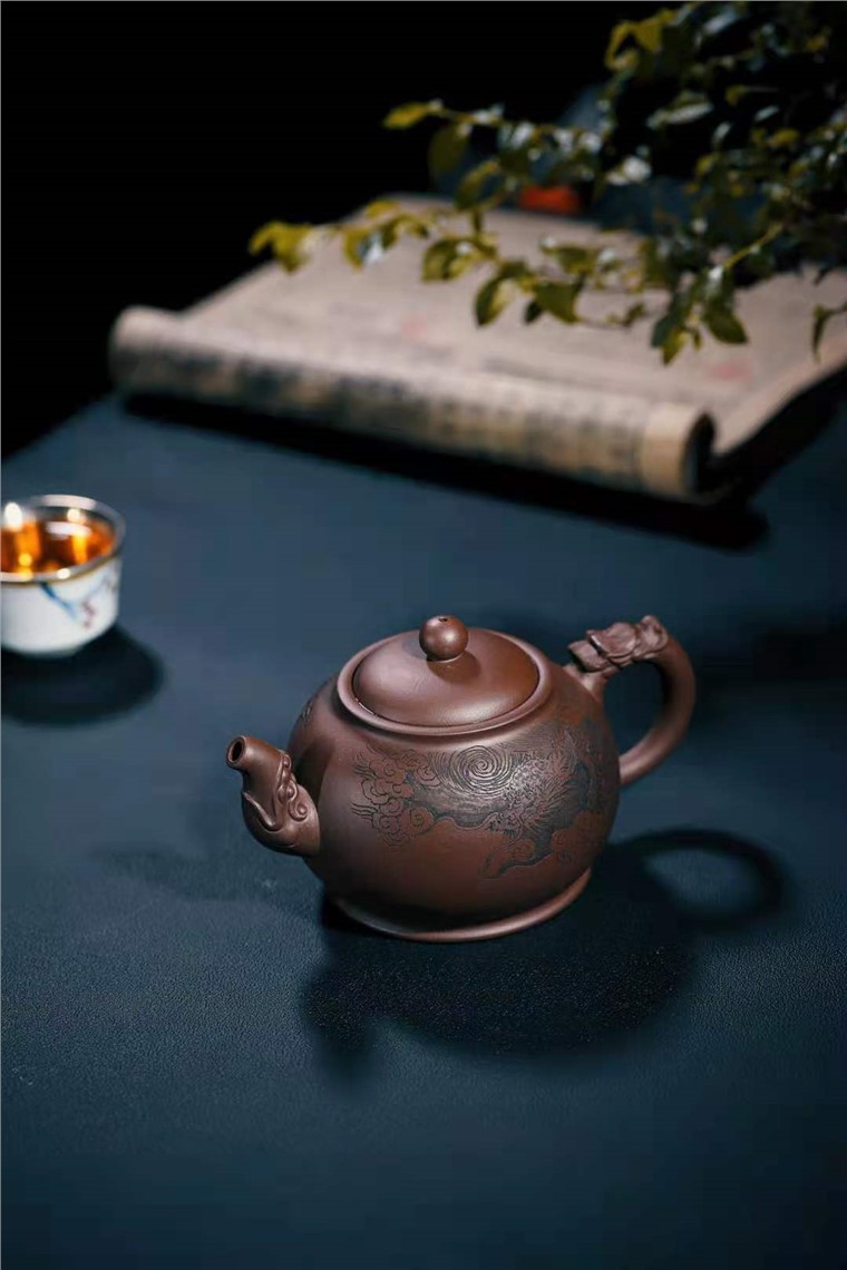 牟锦芬作品 龙隐图片