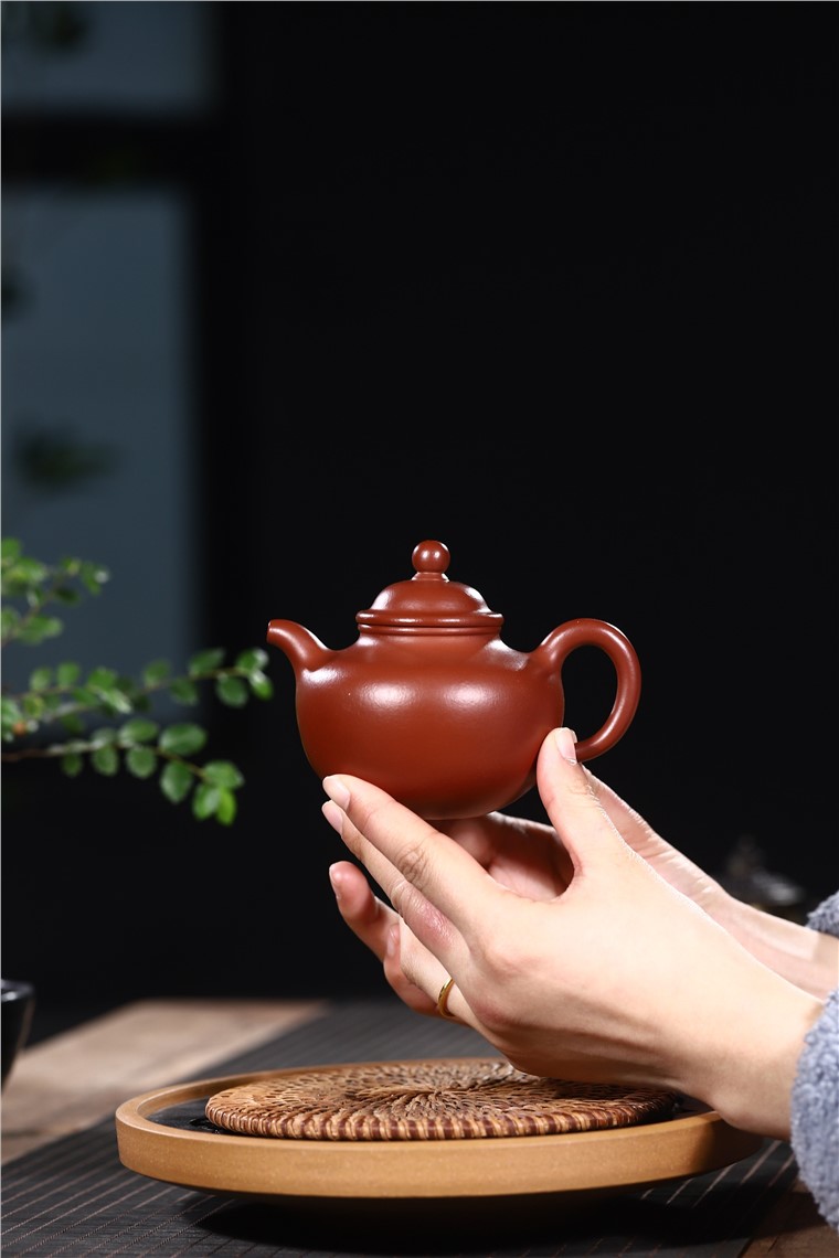 吴暗华作品 掇球图片