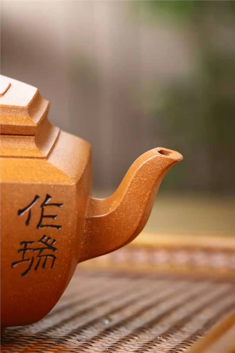 王玉芳作品 六方雪华图片