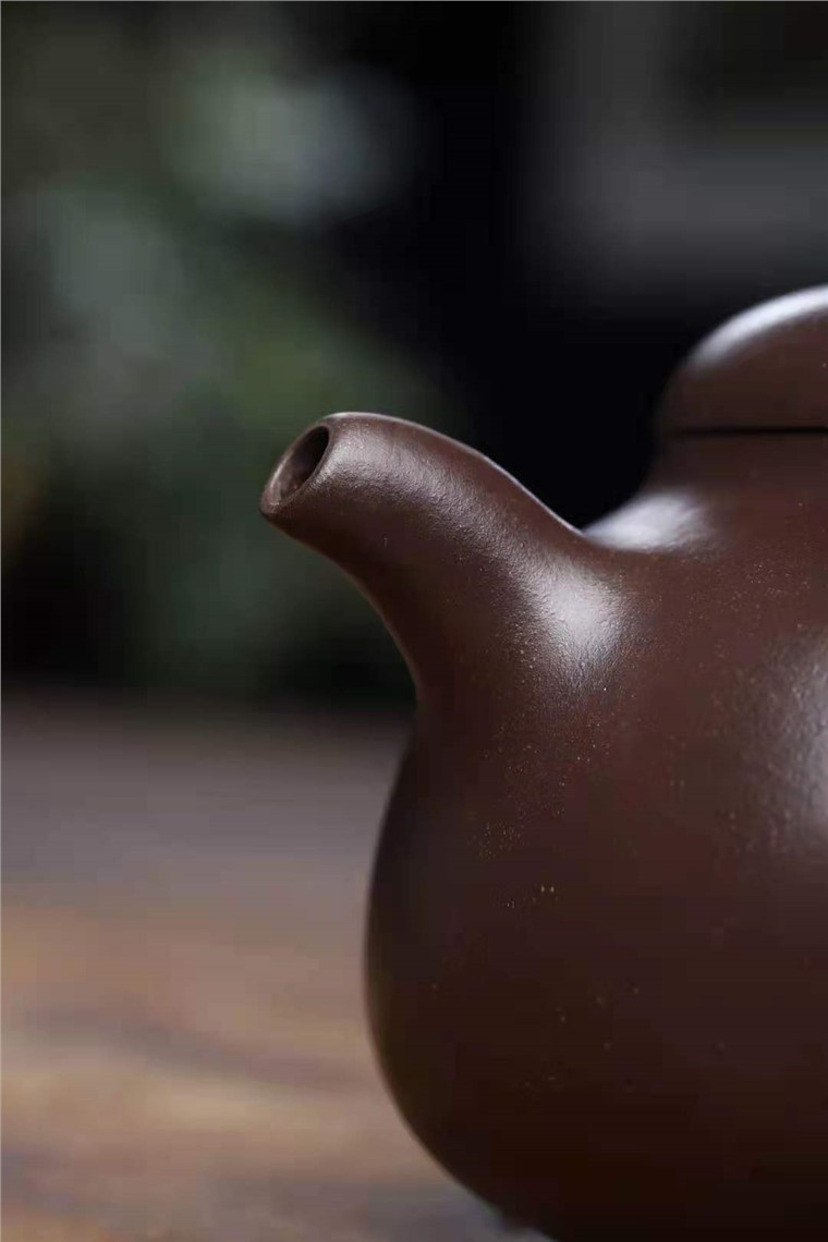 王玉芳作品 三足乳钉图片