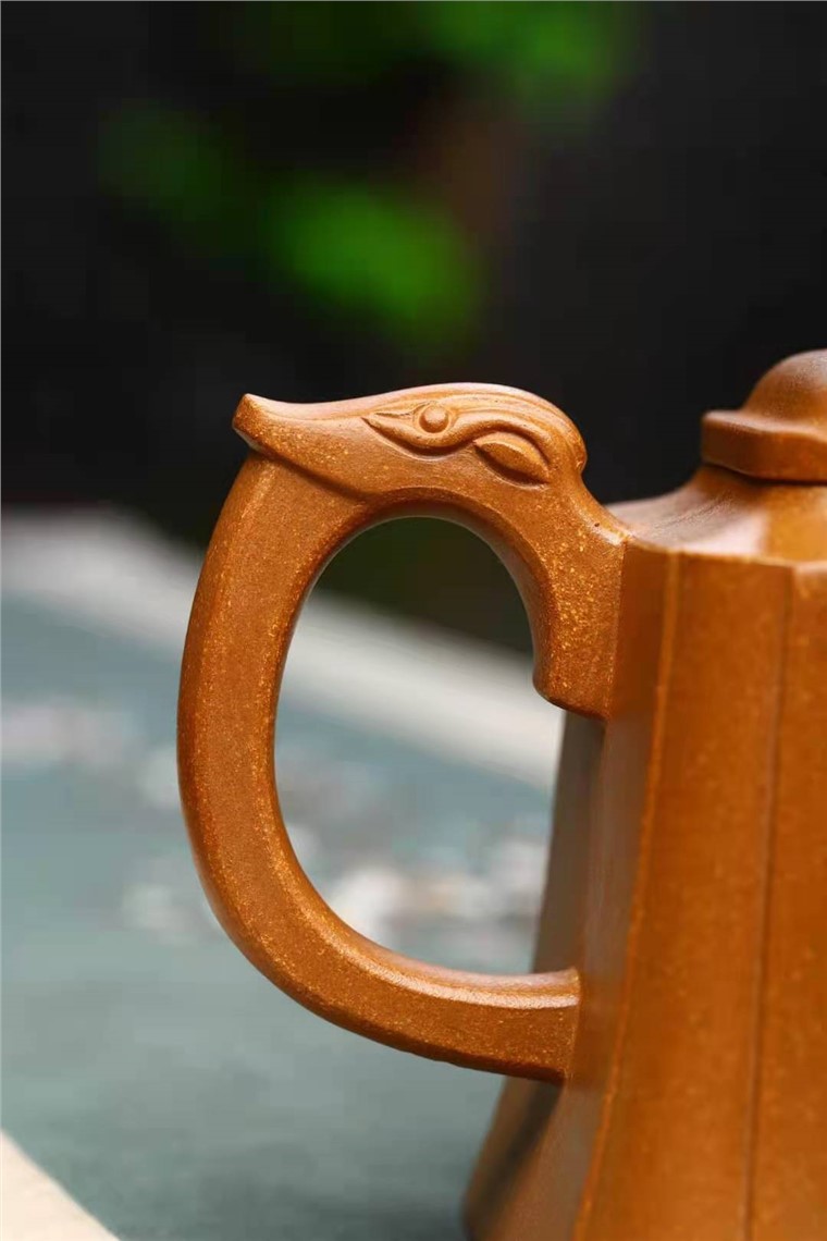 郭余华作品 龙尊图片