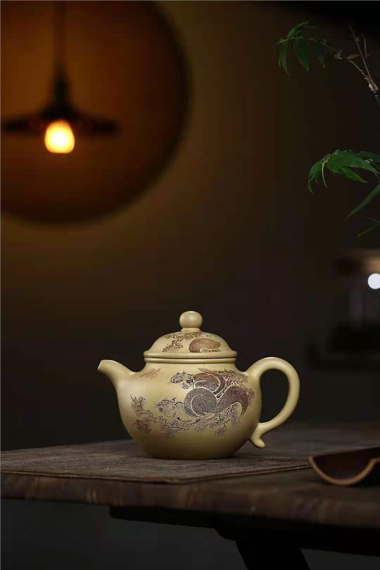 王建南作品 松鼠莲子壶图片