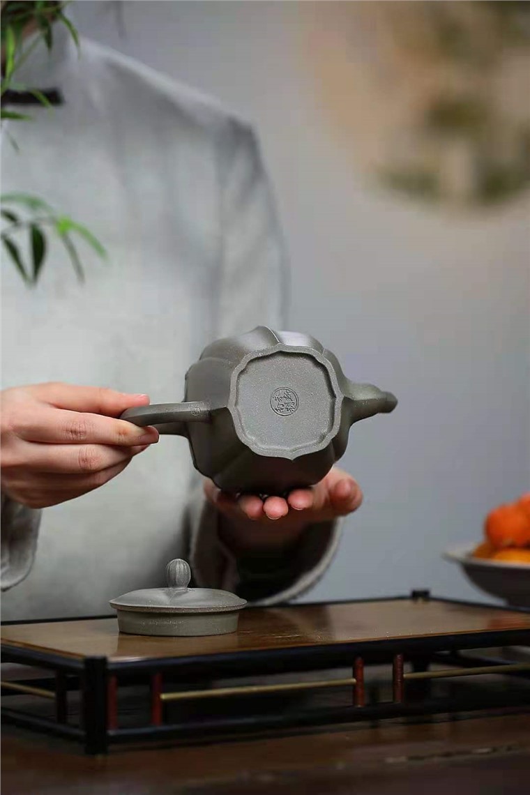 朱新南作品 青玉菱花图片