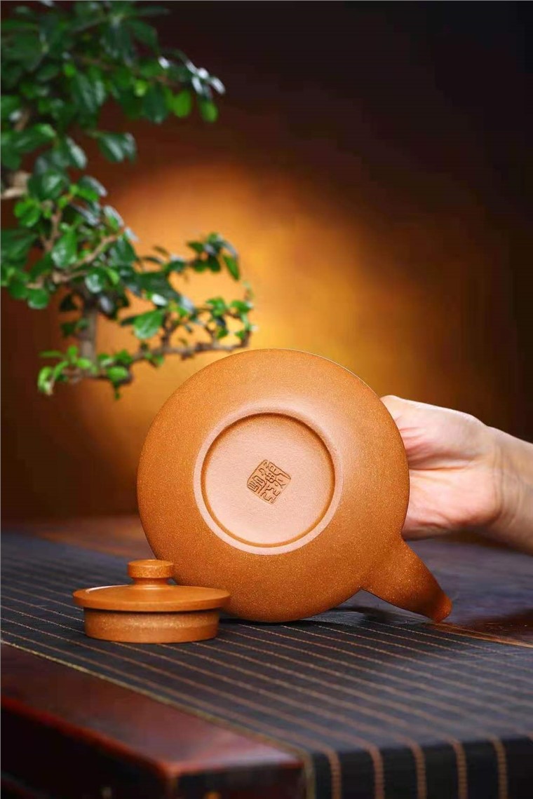 鲍明亚作品 提壁壶图片