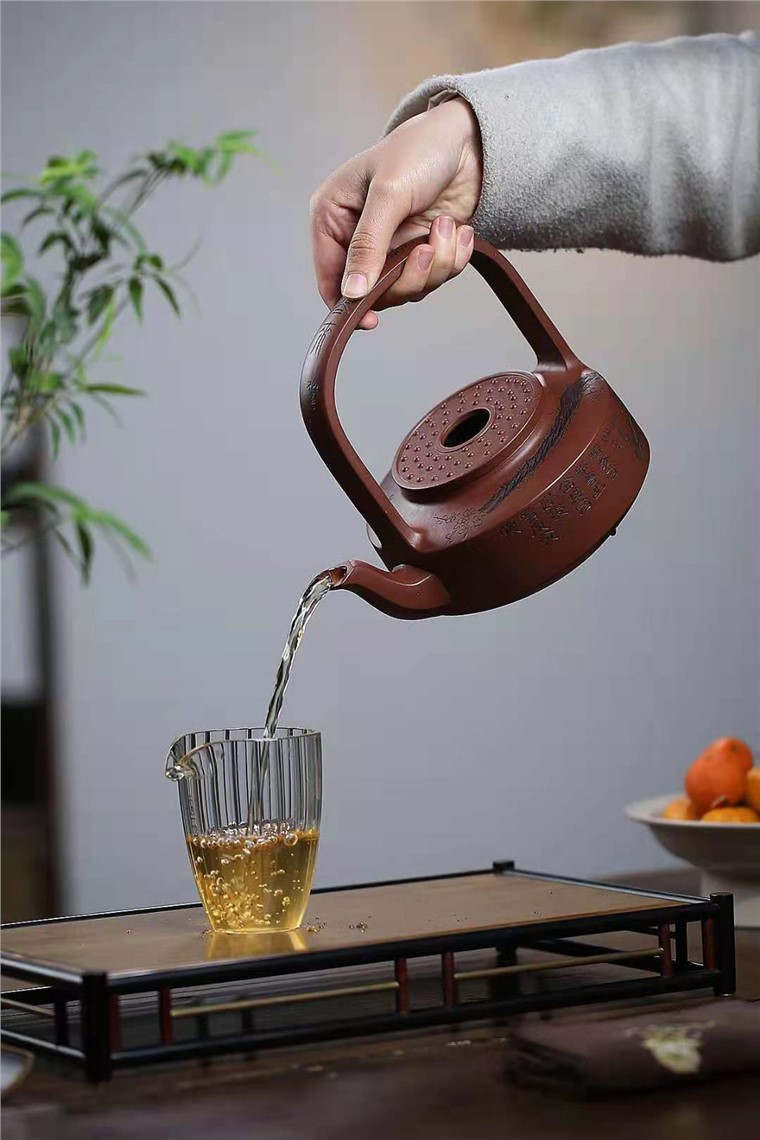 朱新南作品 壁玉提梁