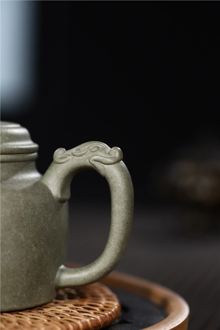范君浩作品 龙韵德钟图片