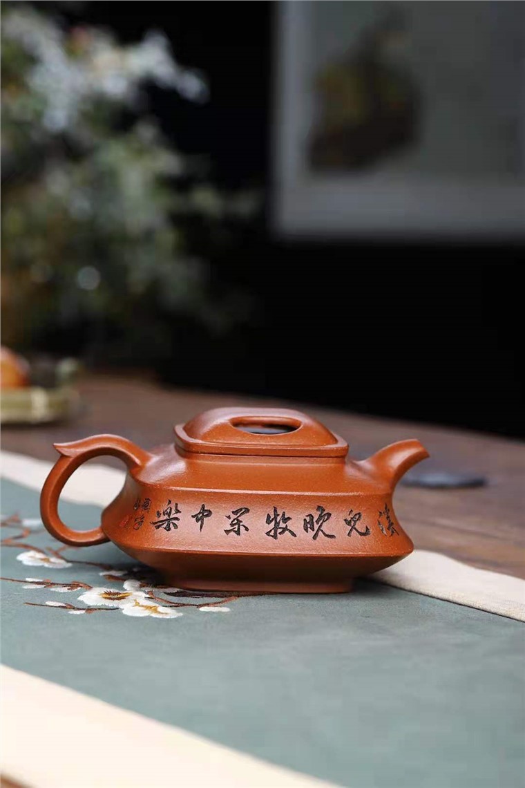 刘莹作品 四方牛盖套组图片