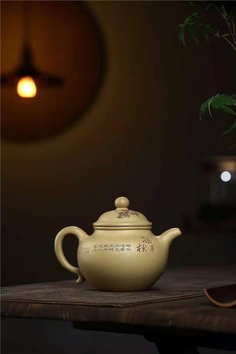 王建南作品 松鼠莲子壶图片