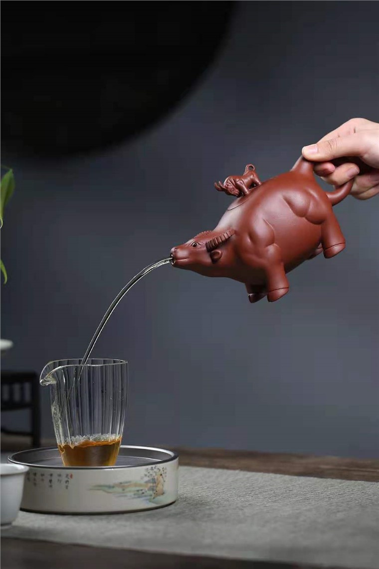 吴行其作品 牛气冲天