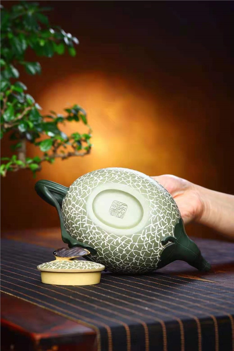 鲍明亚作品 哈密瓜图片