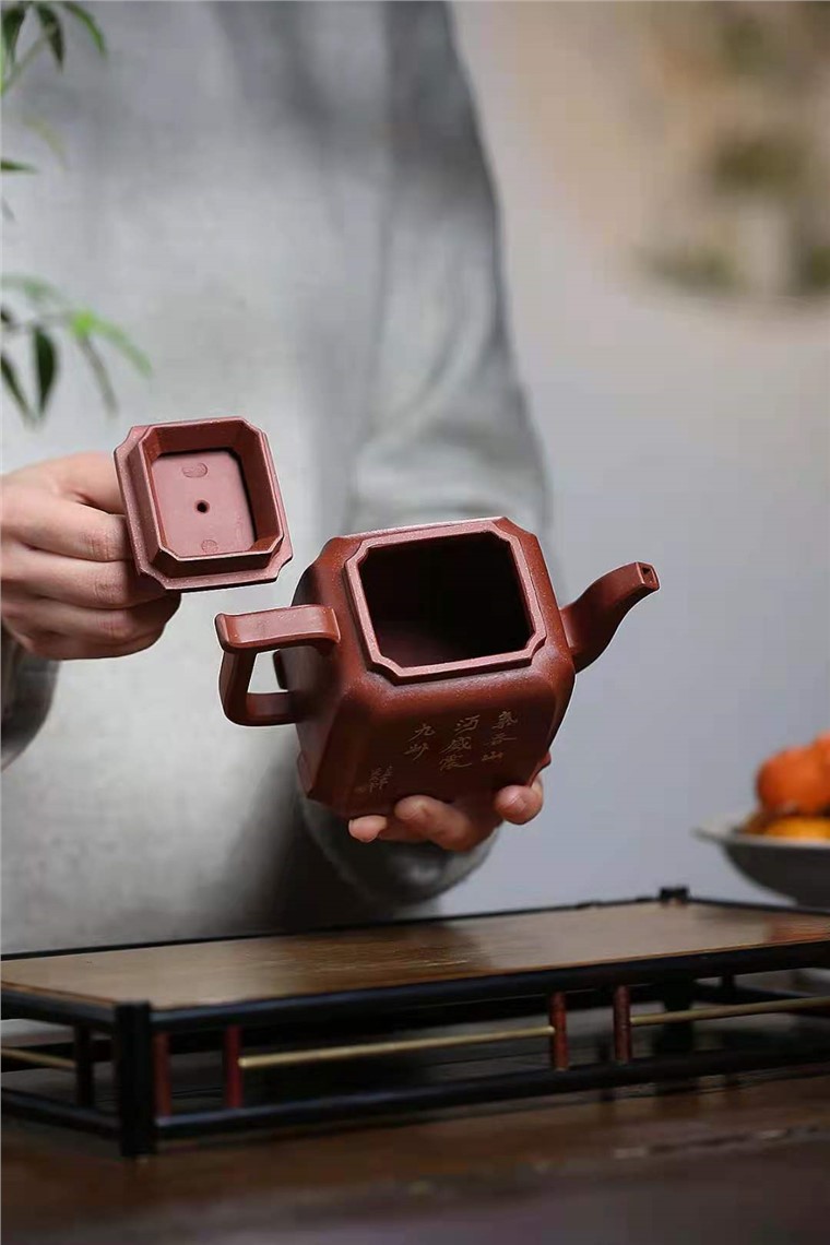 朱新南作品 抽角高方图片