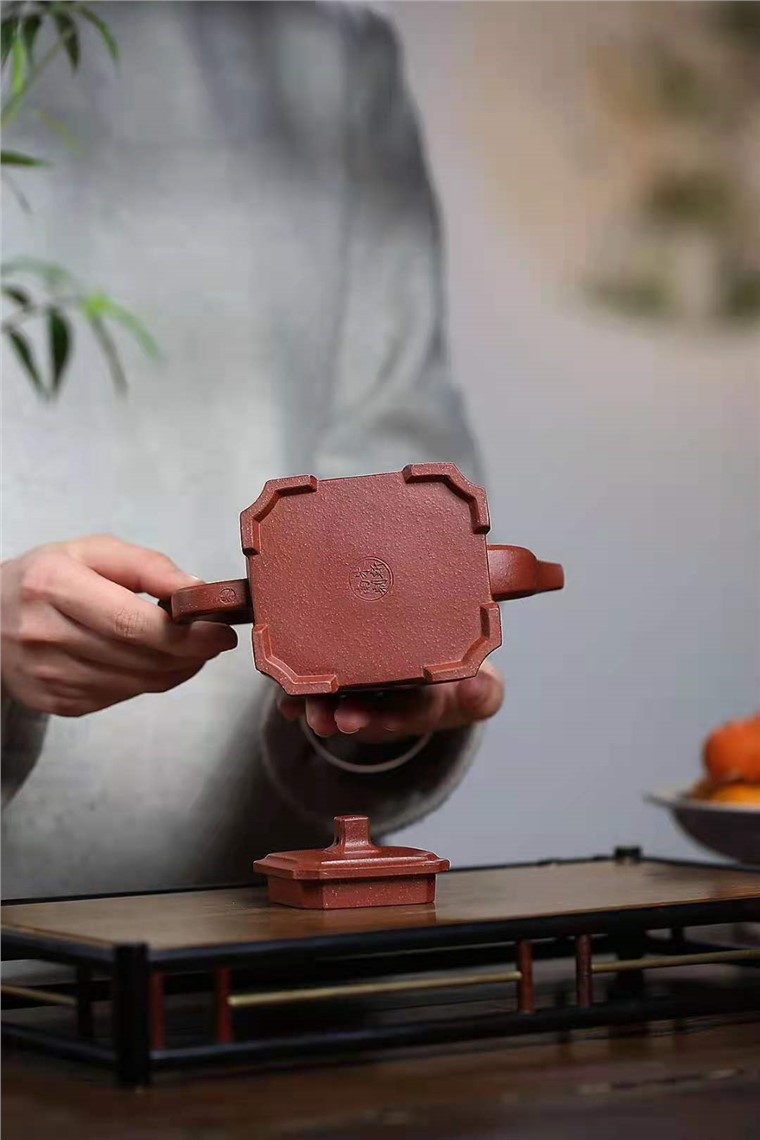 朱新南作品 抽角高方图片