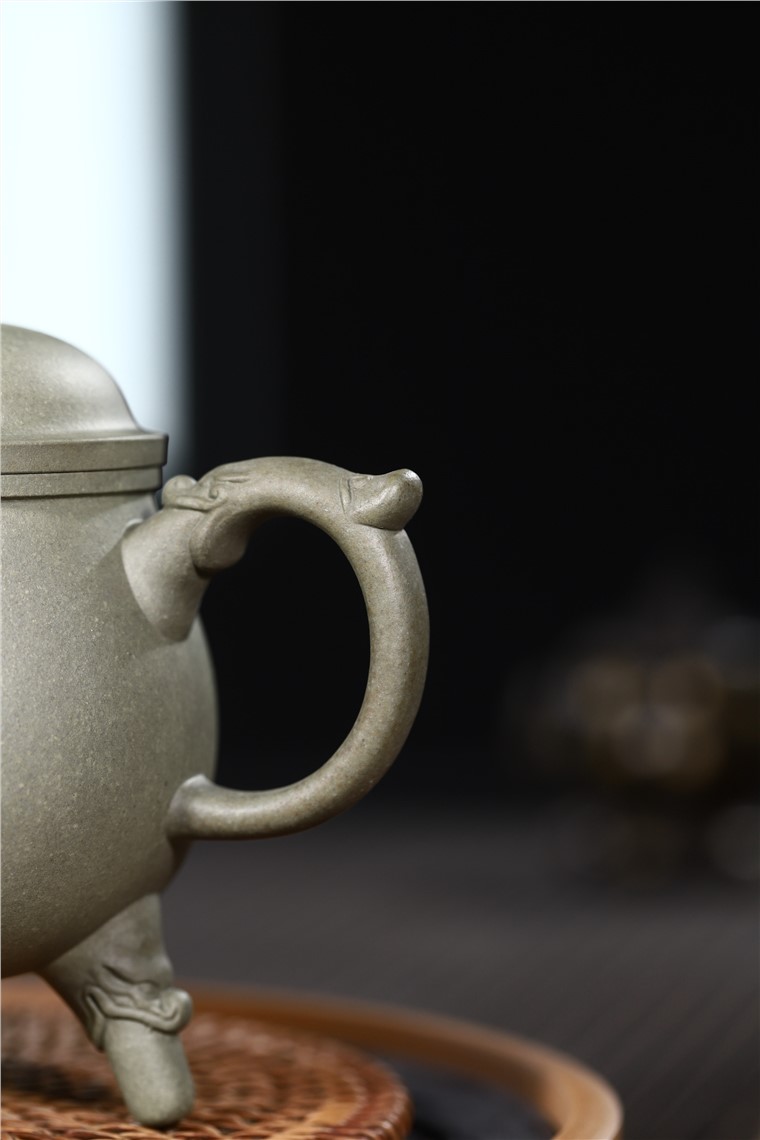 范君浩作品 三足灵龙图片