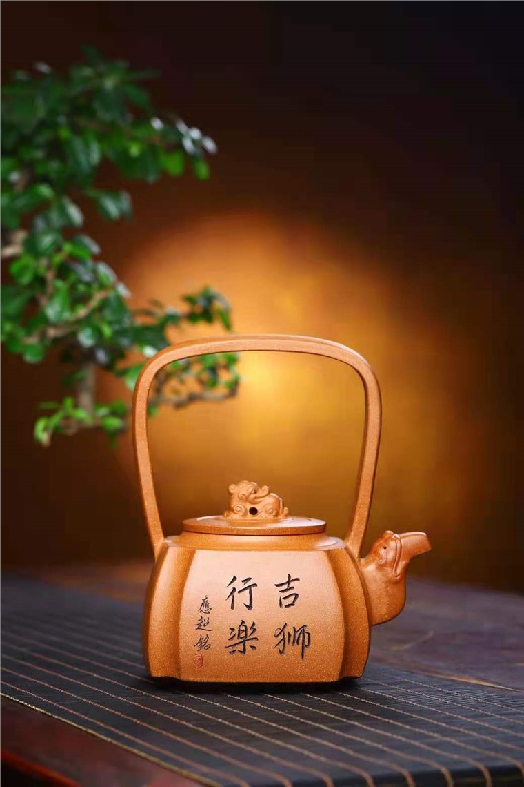 鲍明亚作品 龙尊提梁图片
