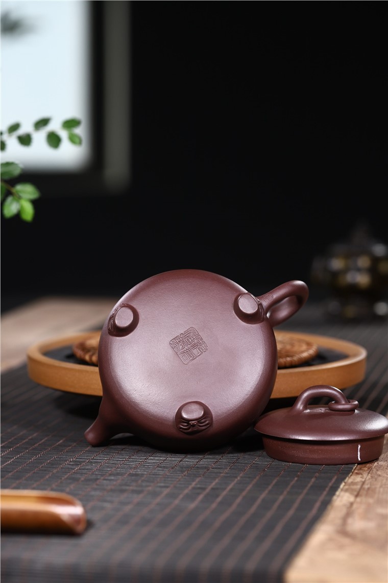 范君浩作品 三足玉环