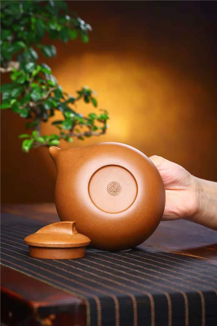 鲍明亚作品 曲壶图片