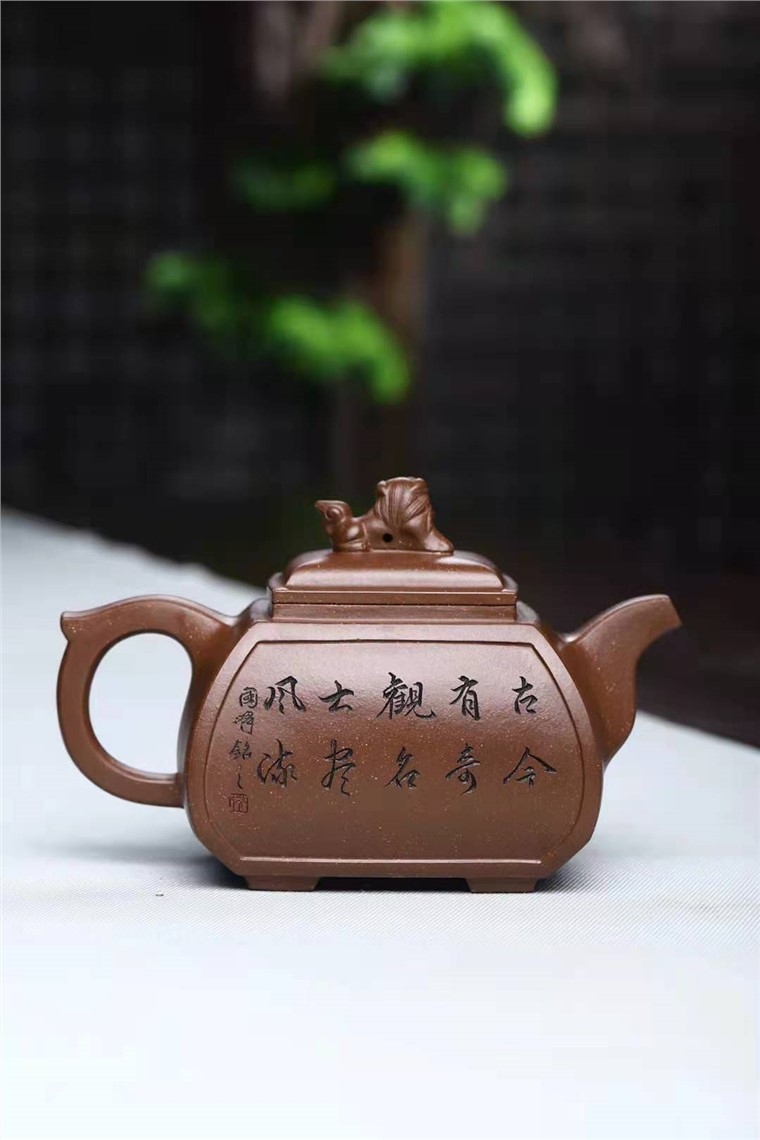 刘莹作品 四方狮尊图片