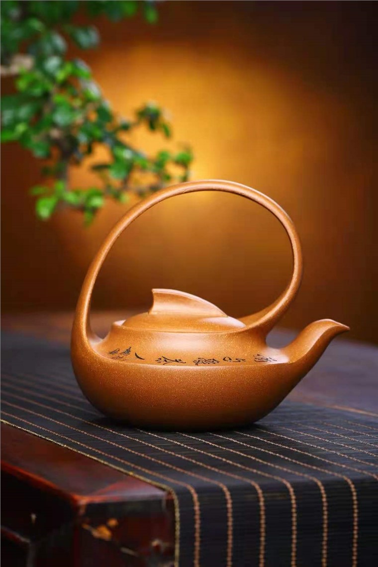 鲍明亚作品 曲壶图片
