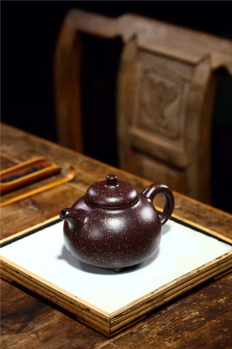 范振作品 三足乳丁图片