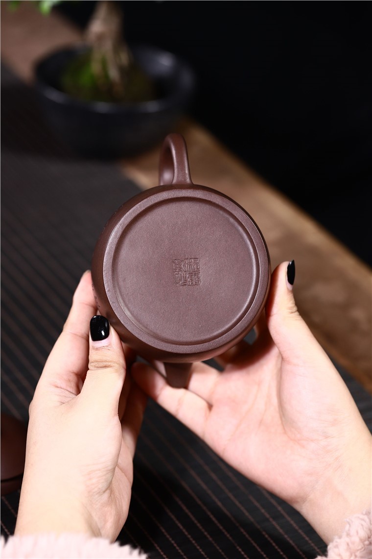 程露作品 秦权