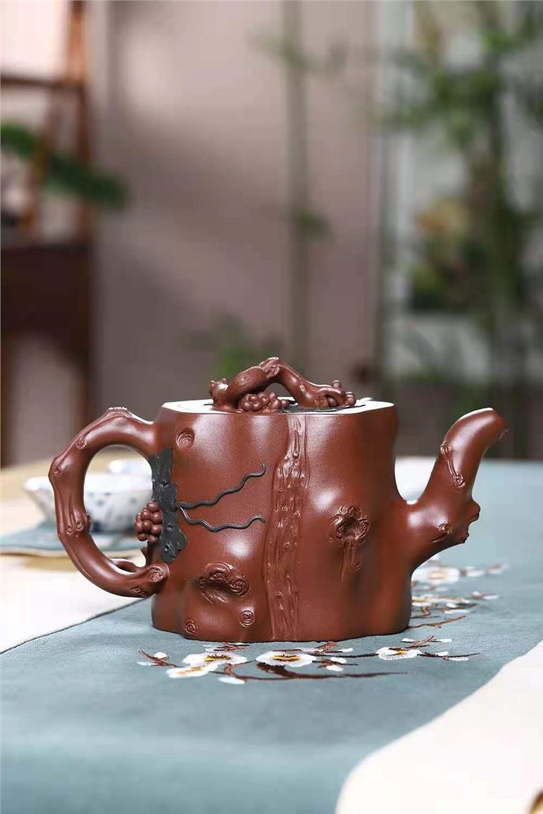 葛岳纯作品 松鼠葡萄图片