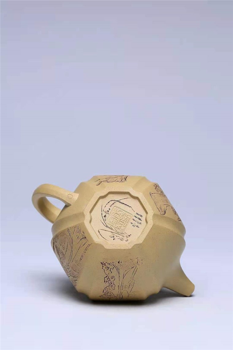 王玉芳作品 六方抽角掇球