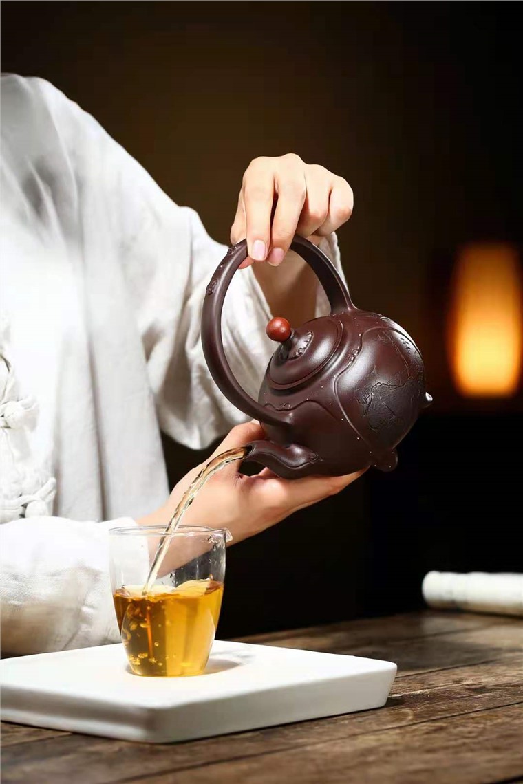 蒋亚平作品 鸿运提梁
