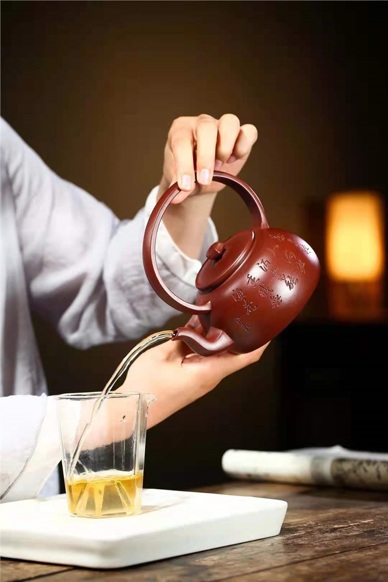 董亚勤作品 大彬提梁