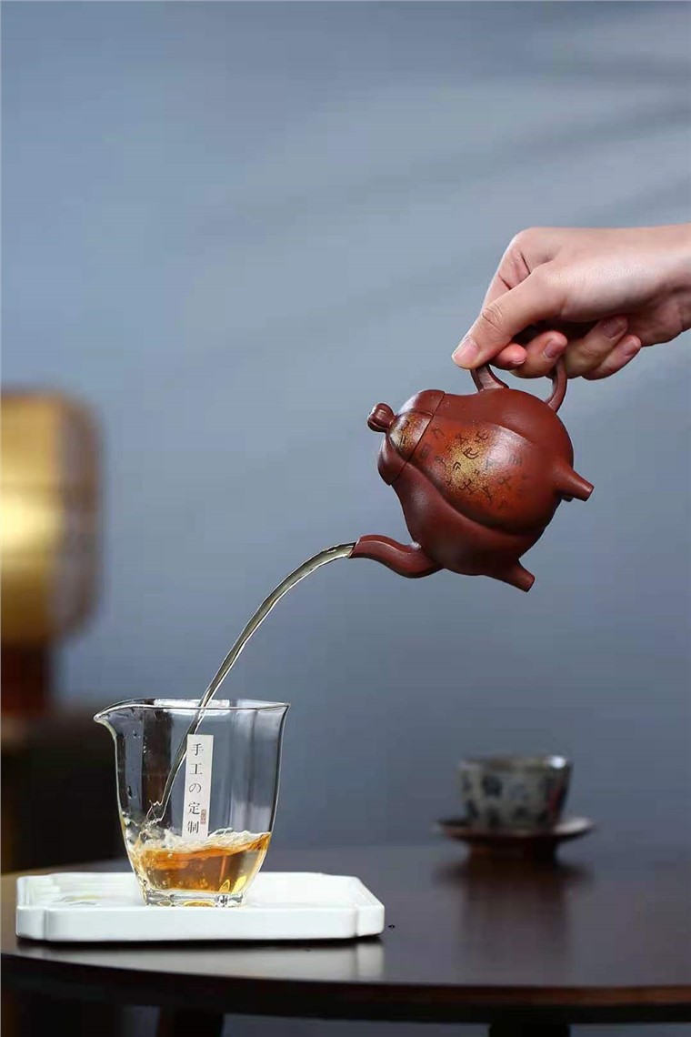 李启山作品 筋纹鼎立