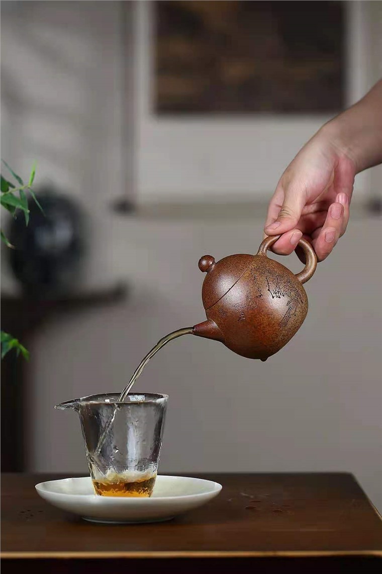 霍菊华作品 龙蛋