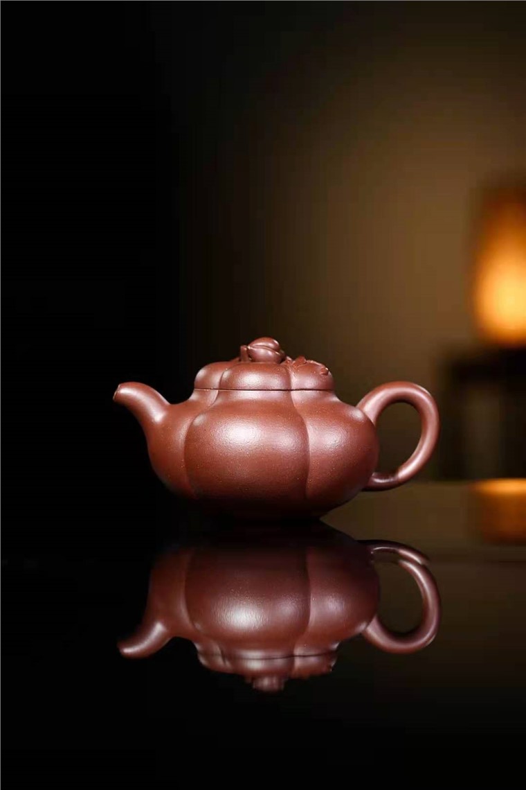 林晶晶作品 上合桃图片