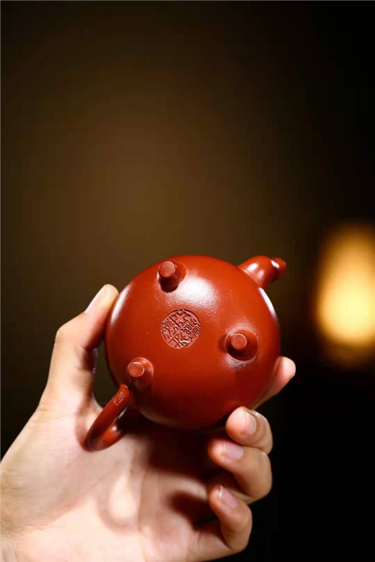 龚南亚作品 大彬如意