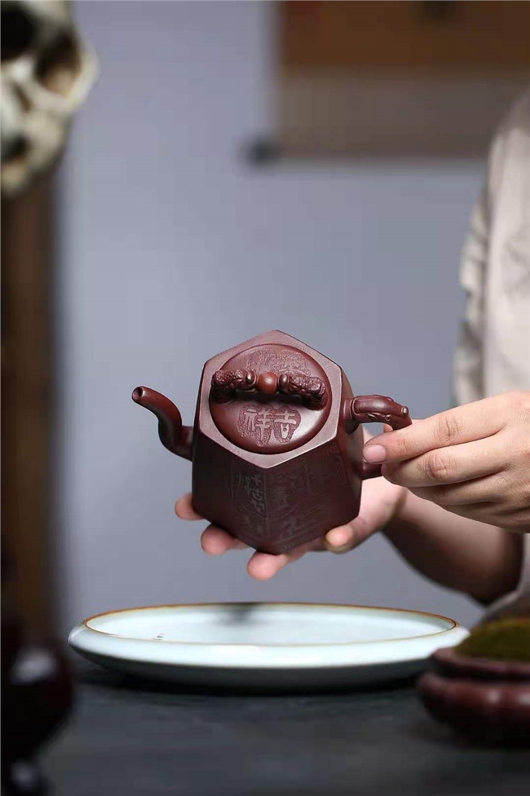 霍菊华作品 双龙戏珠图片