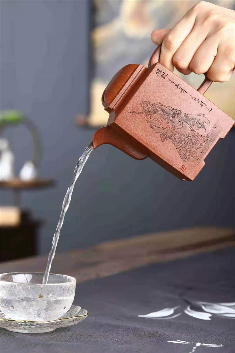 蒋亚平作品 四方牛盖