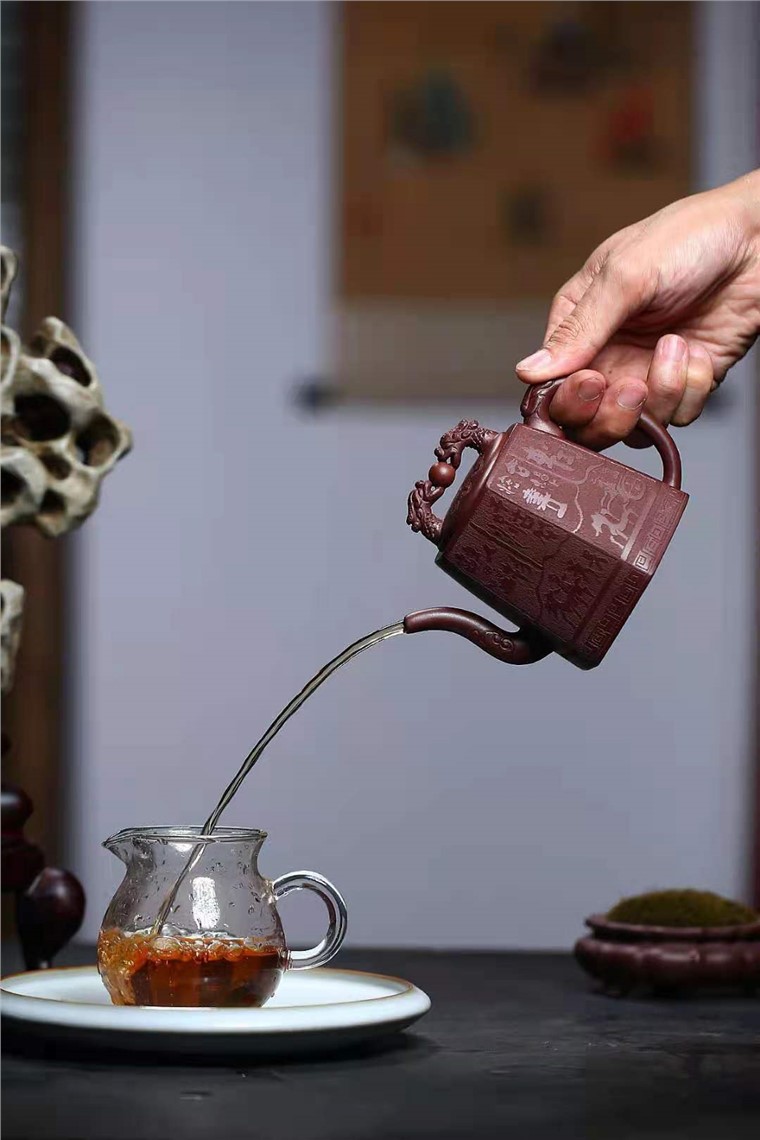霍菊华作品 双龙戏珠