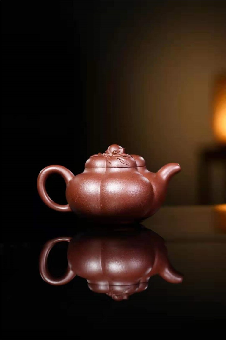 林晶晶作品 上合桃图片