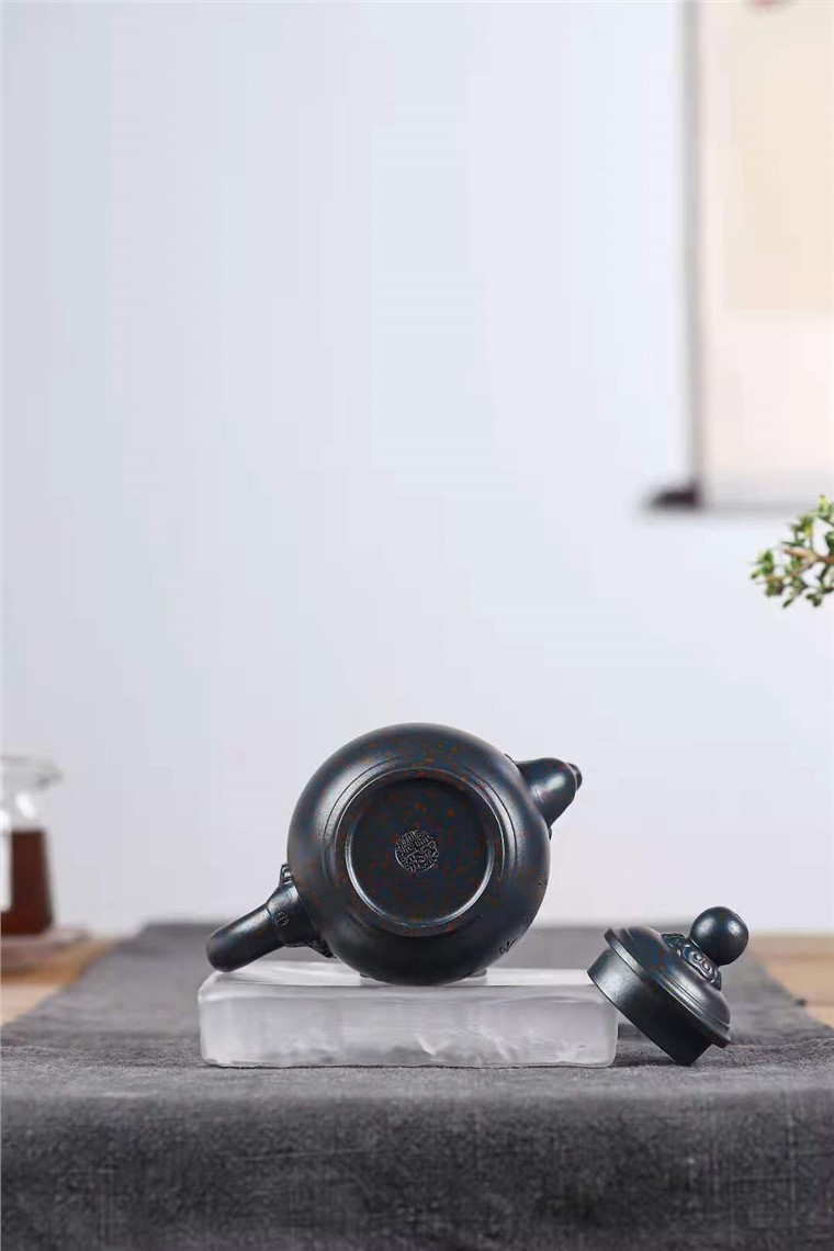 蒋爱英作品 祥龙戏珠