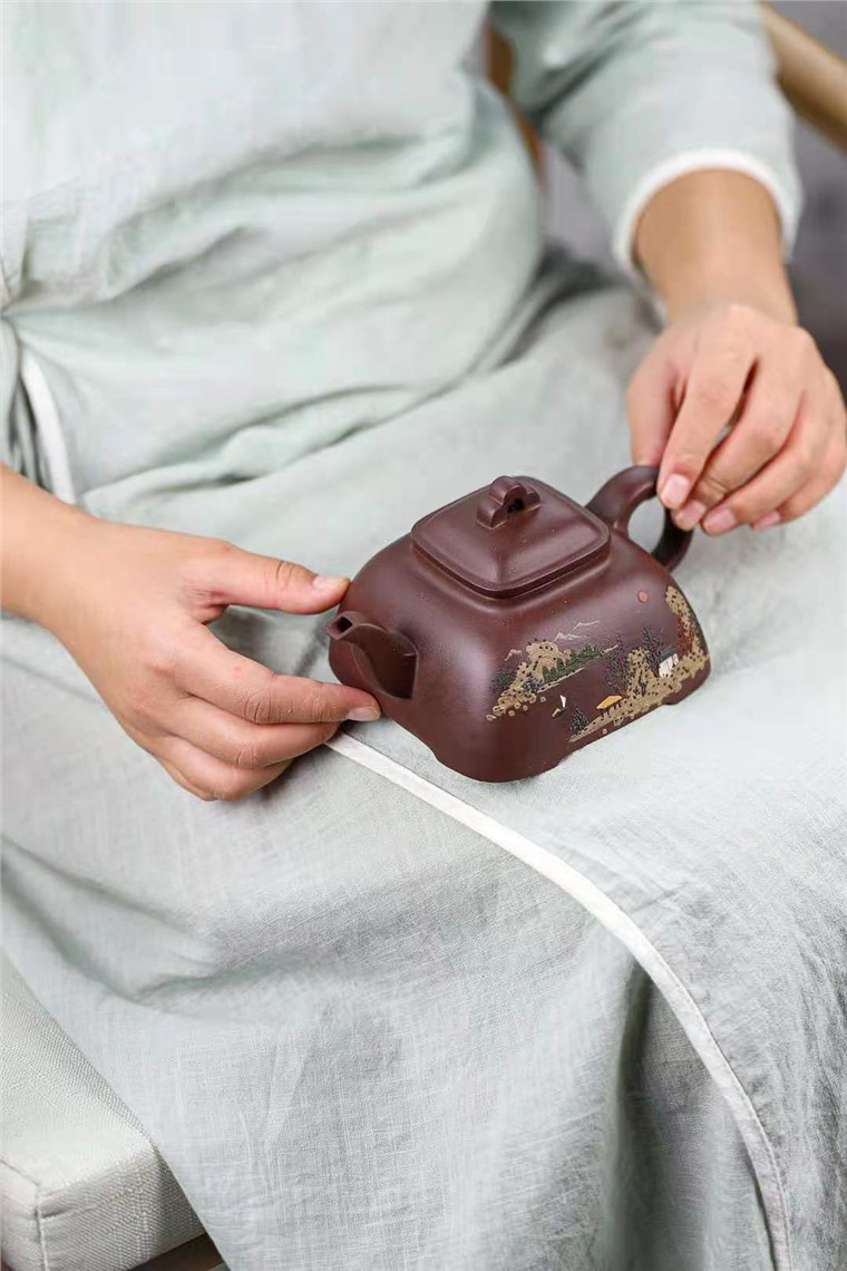 范微琴作品 四方孤菱图片